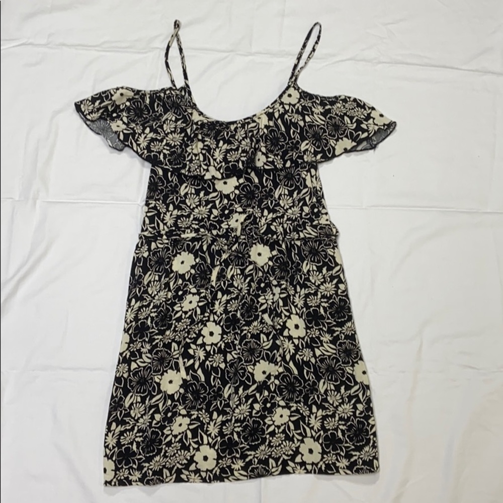 Hollister Black and Off White Dress
